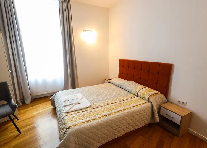 Floasiu Residence Guesthouse