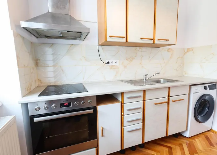 Floasiu Residence Guesthouse
